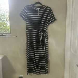 NWT Cynthia Raleigh, navy blue and white striped T-shirt dress